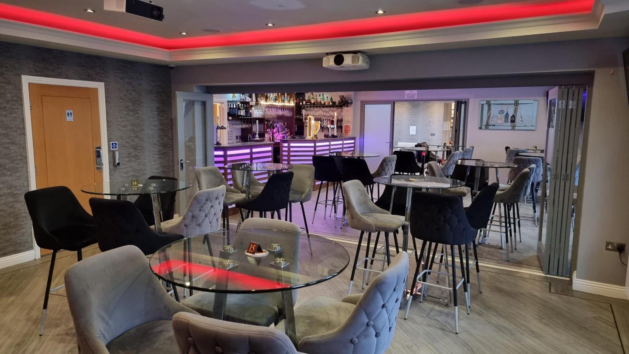 The Avenue Hotel Ltd クリザーロー エクステリア 写真